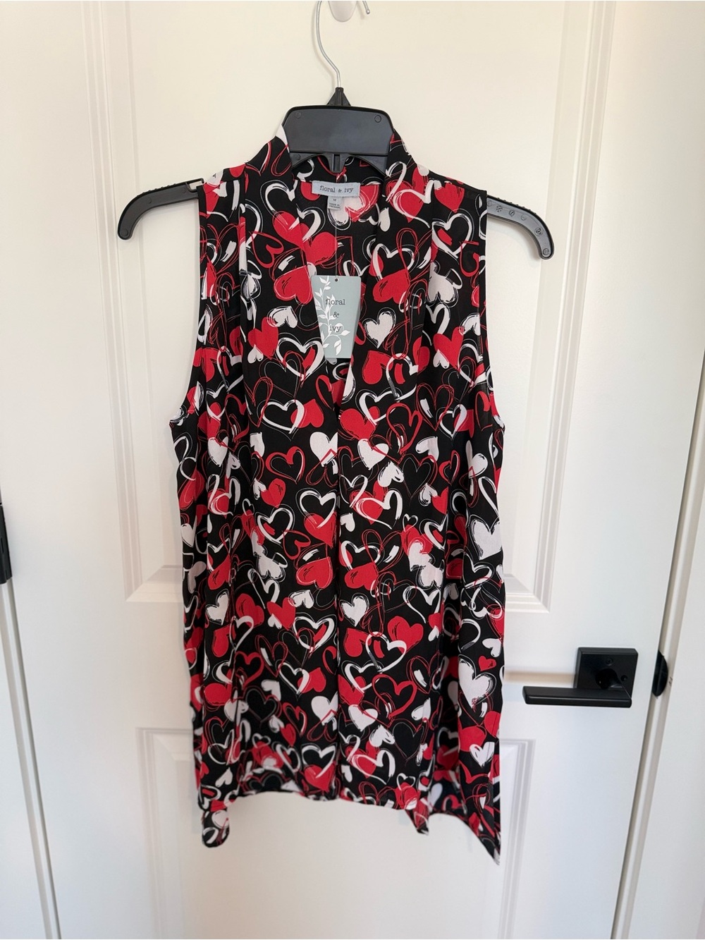 Floral & Ivy Black Red White Heart-Print Sleeveless Blouse